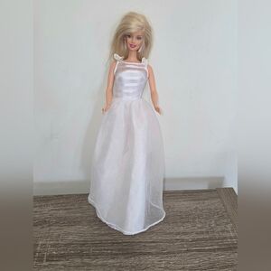 Vintage 1998/1966 Mattel Barbie Doll w/ Earings, Ring White Wedding Gown SEE DES